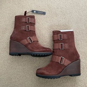 NWT Sorel Brown Zip Up Wedge Heel Boot Sz 7